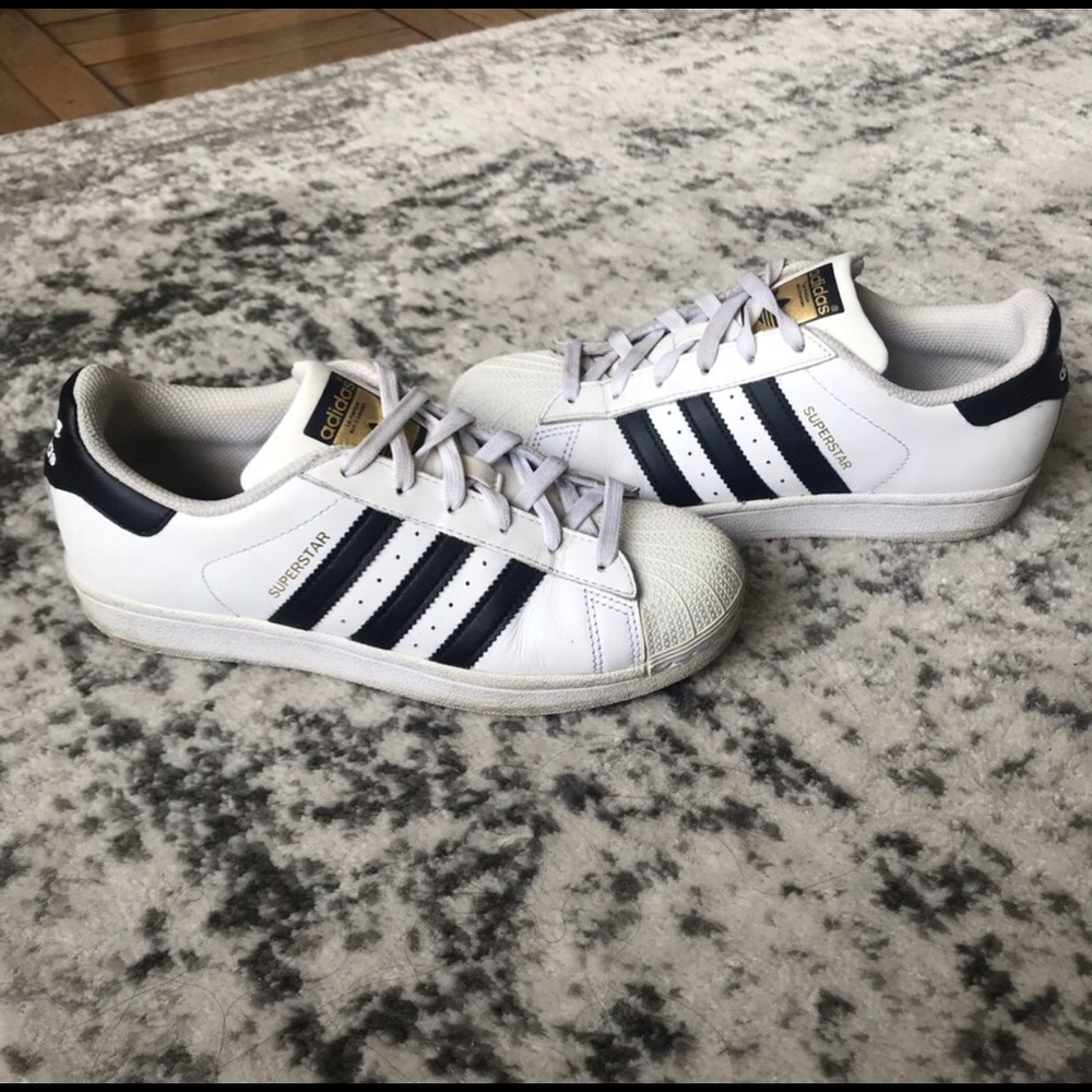 Adidas superstars